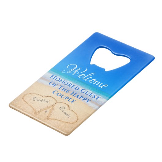 Beach Wedding Hearts in Sand Welcome Kredietkaart Flessenopener (Voorkant Gekanteld)