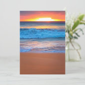 Beach Wedding Inviting Sunset Ocean Waves Kaart (Staand voorkant)