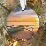 Beaches tropicales | Boracay's White Beach<br><div class="desc">This amazing Getty Images photo fea small boat on the shore of Boracay's White Beach at sunset.</div>