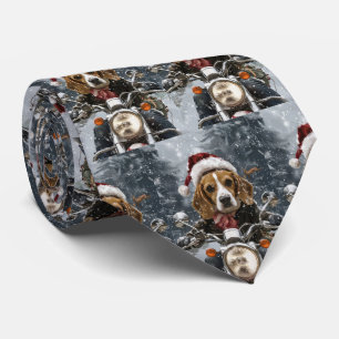 Beagle-hond rijdt op motorfiets met Kerstmis Stropdas