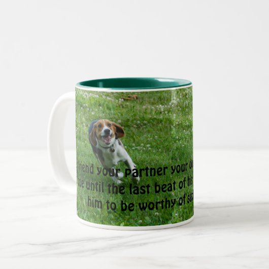 Beagle mok (Voorkant links)