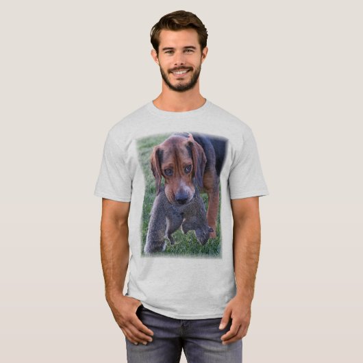 Beagle Retriving Squirrel T-shirt (Voorkant volledig)