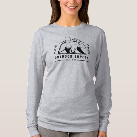 Bear adventure outdoor supply t-shirt (Voorkant)