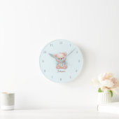 Bear Blue Baby Monogramme Ajouter Nom Mur Horloge (Maison)