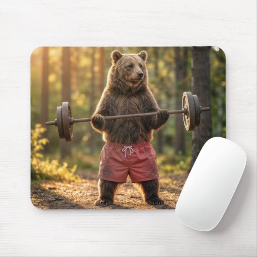 Bear Lifting Weights In a Sunny Forest Muismat (Met muis)