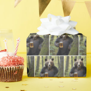 Bear with Birthday Beer Cadeaupapier