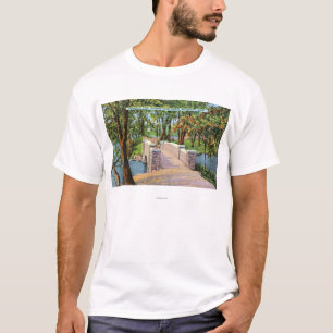 Beardsley Park Uitzicht van de Stone Bridge T-shirt