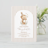 Beary First Birthday Boy Invitation (Debout devant)