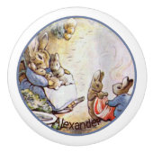 Beatrix Potter Bunny Family Ceramic Knob. Keramische Knop (Voorkant)