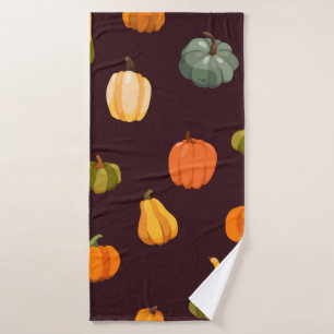 Beau arrière - plan d'automne avec des citrouilles