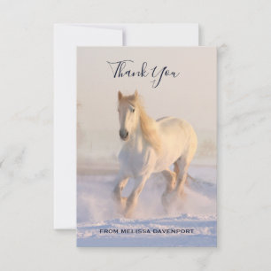 Beau Cheval Blanc courir en Merci de neige