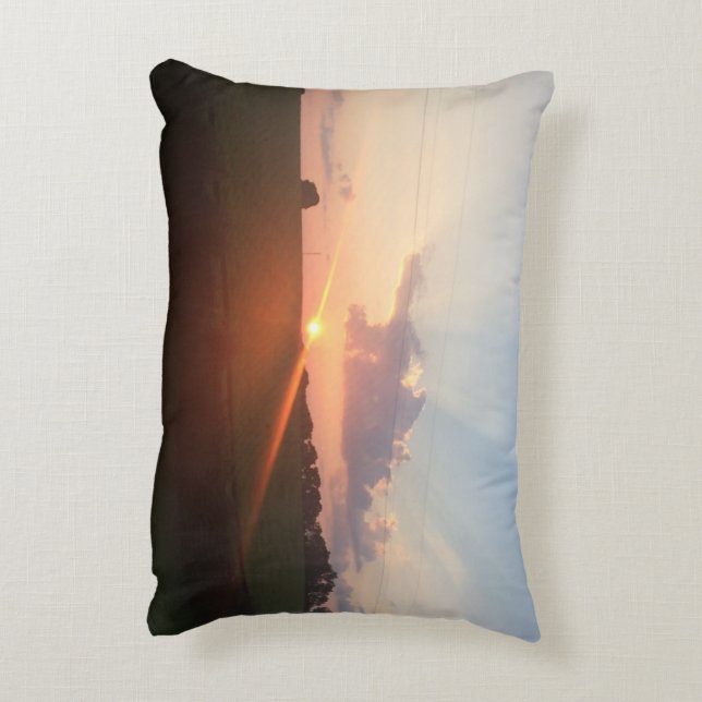 Beau coucher de soleil sur la Coussin d'accent de  (Dos(Vertical))