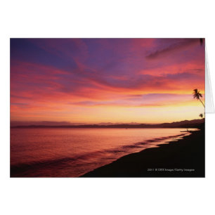 Beau coucher du soleil à la plage