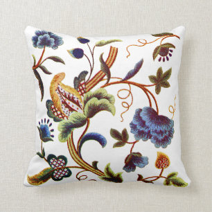 Beau coussin Jacobean de broderie