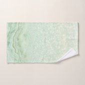 Beau éléphant avec un arc rose dans une clairière (Serviette à main)