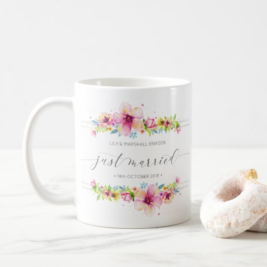 Beau juste marié épousant la tasse de | (Avec donut)