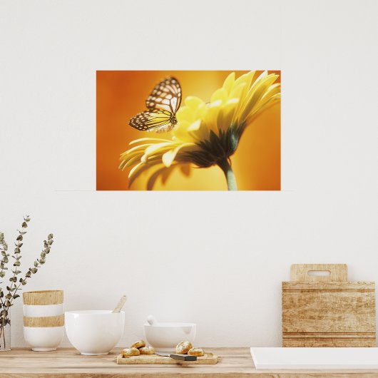 Beau papillon Monarque sur une impression de fleur (Cuisine)