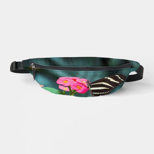 Beau papillon sur une fleur rose (Recto)