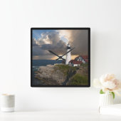 Beau phare au-dessus d'Ocean Carré Horloge murale (Maison)