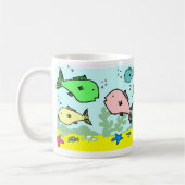Beaucoup Plus De Poissons Dans La Mug De Mer (Gauche)