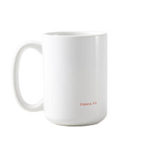 Beauté rougeoyante tasse de café blanc classique