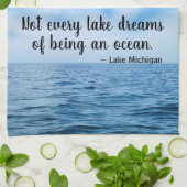 Beautiful Blue Lake Michigan With Cirrus Clouds Theedoek (Gevouwen)