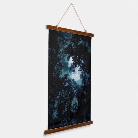 Beautiful Moon Glow Though Trees Hangend Wandkleed (Gebogen)
