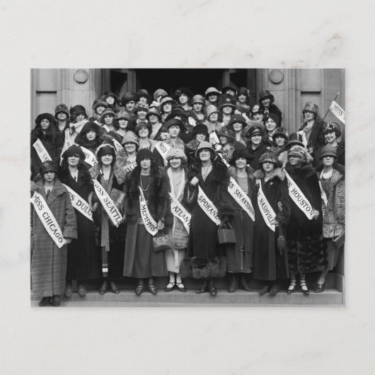 Beauty Contestants, 1923 Briefkaart (Voorkant)