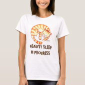 "Beauty Sleep in Progress" Funny Cat Quote T-shirt (Voorkant)