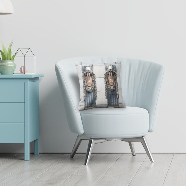 Beaux Arts Walrus Sculpture Custom Monogram Kussen (Creator heeft geüpload)