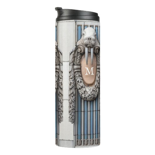 Beaux Arts Walrus Sculpture Custom Monogram Thermosbeker (Geroteerd rechts)