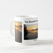 Beaux matins brumeux lacs Mug (Devant gauche)