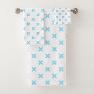 Bébé bleu croix coutures sur blanc
