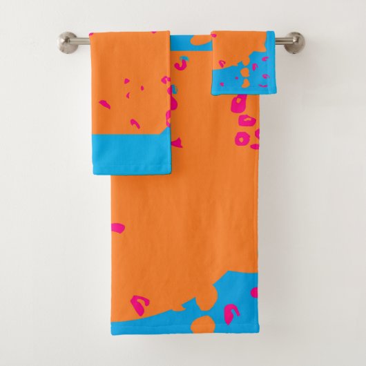 Bébé bleu pâle orange et une pointe de rose (En situation)