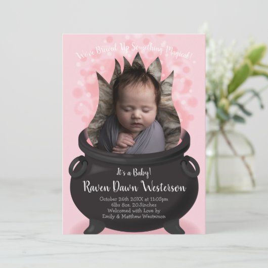 Bébé brasse sorcière Faire-part de naissance rose  (Debout devant)