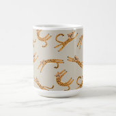Bébé Cheetah Étire Orange et Taupe Mug (Centre)