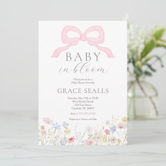 bébé dans Bloom bow Baby shower Invitation (Debout devant)