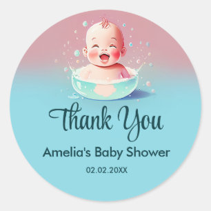Bébé dans un bain à remous Sticker rond classiqu
