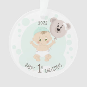Bébé doux et ballon d'ours