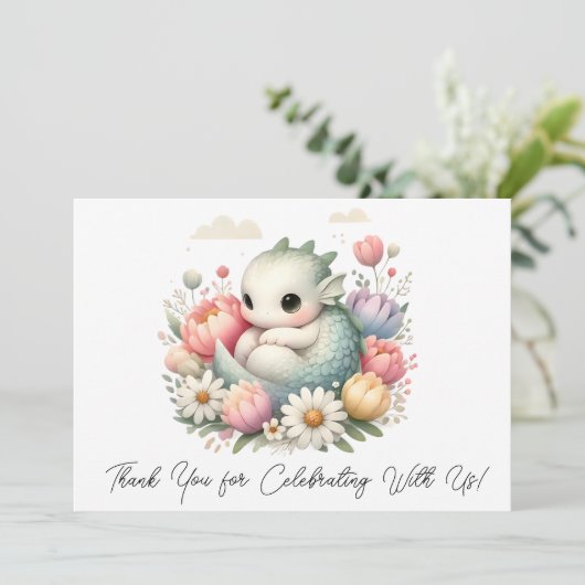 Bébé Dragon Dans Un Lit De Merci Fleurs (Debout devant)