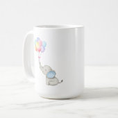 Bébé Eléphant Amour Ballons. Mug (Devant gauche)