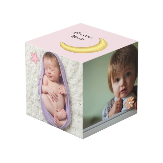 Bébé fille avec étoiles de lune Fleurs Photo Cube (Angle devant)