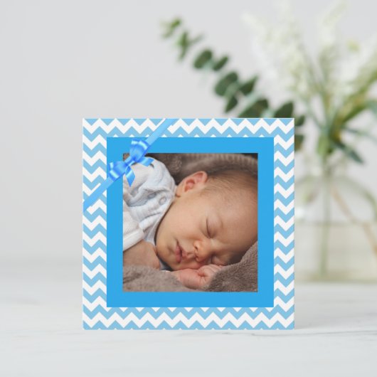 Bébé Garçon Bleu rayé Faire-part d'anniversaire (Debout devant)