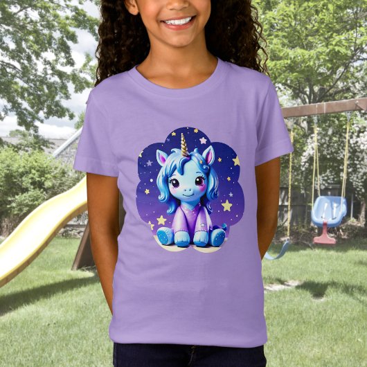 Bébé licorne dans le T-shirt de PJ