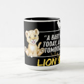 Bébé Lion Mug - De l'animal au roi (Centre)