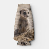 Bébé Meerkat Jouer Dans Le Sable, Glacière De Bout (Devant)