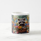 Bébé Raccoon dans le panier à fleurs Mug (Centre)