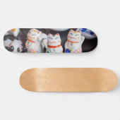 Beckoning cat figines skateboard (Horizontaal)