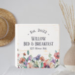 Bed and Breakfast Custom Floral<br><div class="desc">Avec une belle aquarelle design floral et des polices modernes,  ce panneau de chambres d'hôtes personnalisé fait l'ajout parfait à votre maison. Ce style s'adapte aux styles rustiques,  boho,  campagnard et campagnard de la ferme moderne.</div>