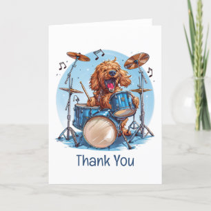 Bedankt Goldendoodle hond die drums speelt